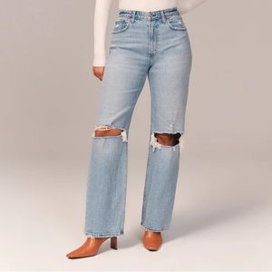 Abercrombie & Fitch Curve Love High Rise 90s Relaxed Jean Light Ripped Wash